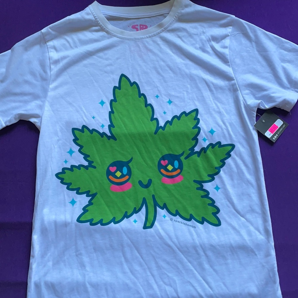 kawaii NEW Sparkle Bomb leaf shirt Small